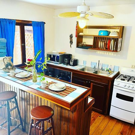 Seabreeze Inn Уест Енд Екстериор снимка