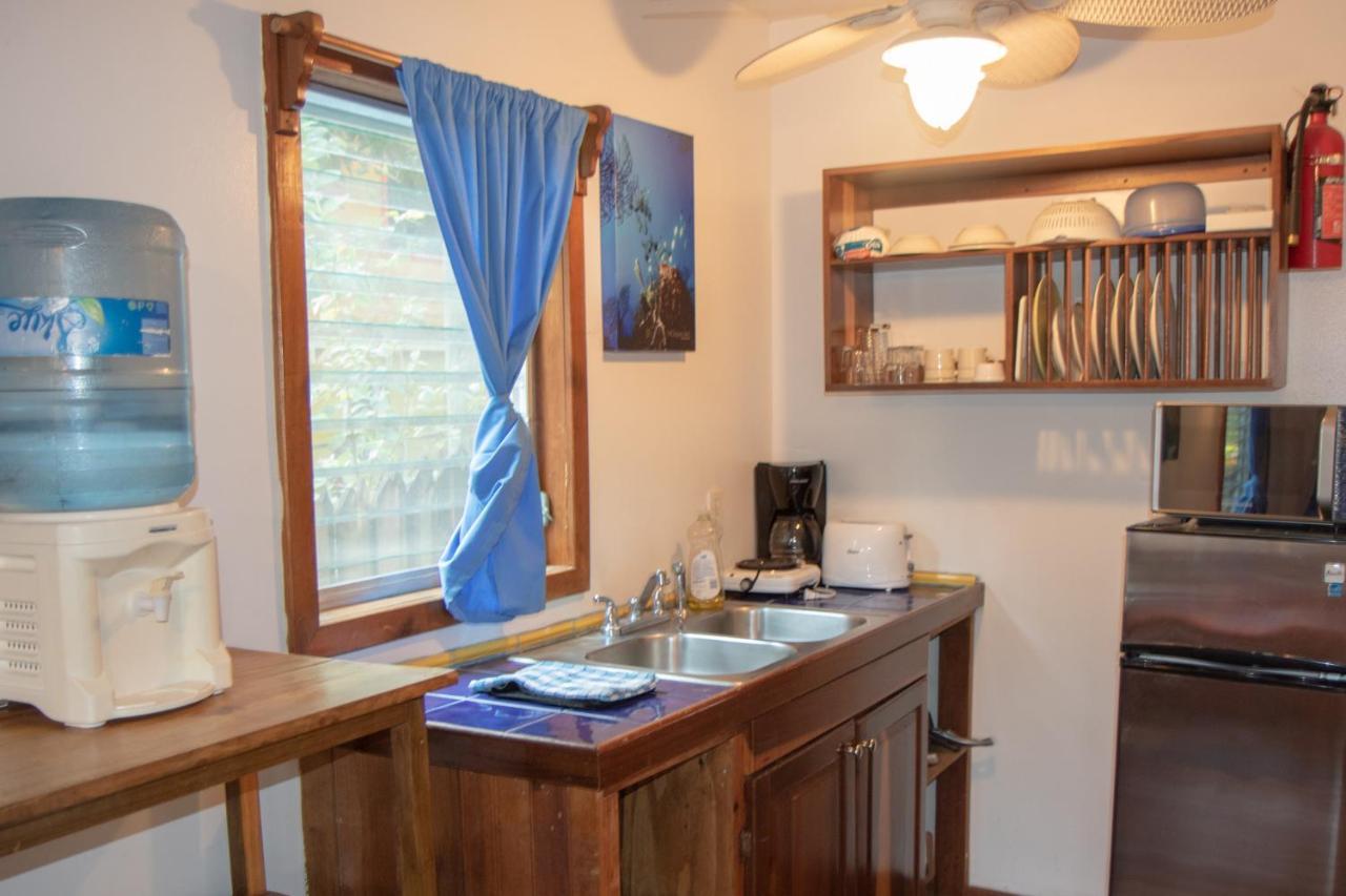 Seabreeze Inn Уест Енд Екстериор снимка