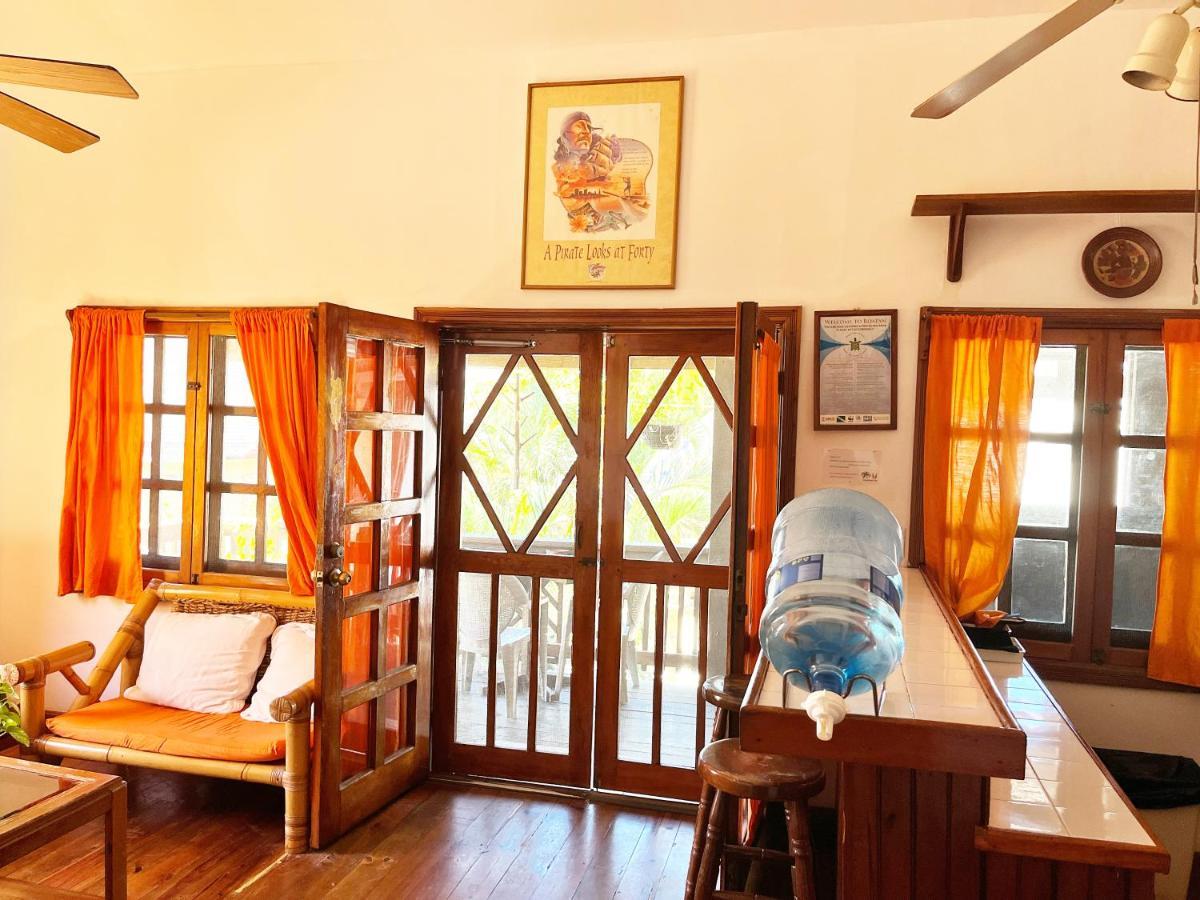 Seabreeze Inn Уест Енд Екстериор снимка