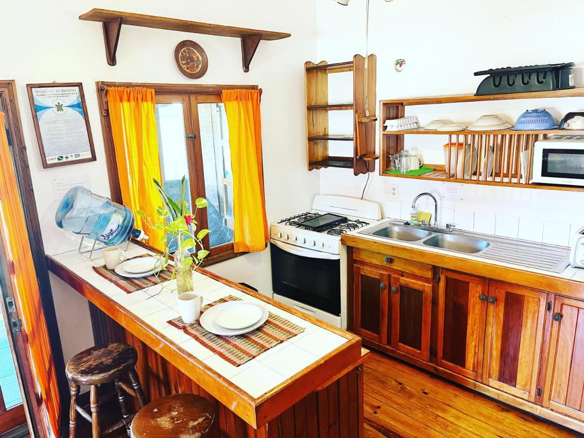Seabreeze Inn Уест Енд Екстериор снимка
